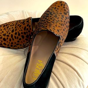 CANDELA size 8 true to size leopard print flats front cow texture back suede